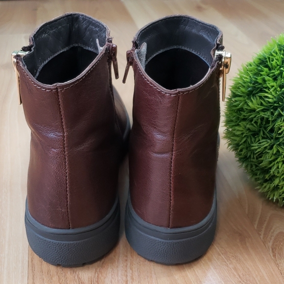Chelsea Crew Brown London Leather Ankle Boots - Picture 9 of 11